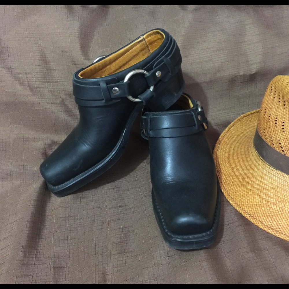 Frye black leather mules